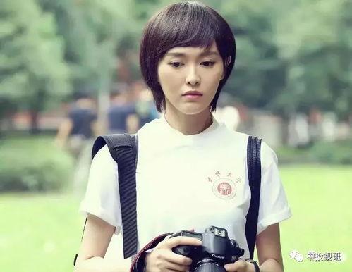 娱乐圈吃瓜背景图女生,揭秘“吃瓜女孩”背后的故事